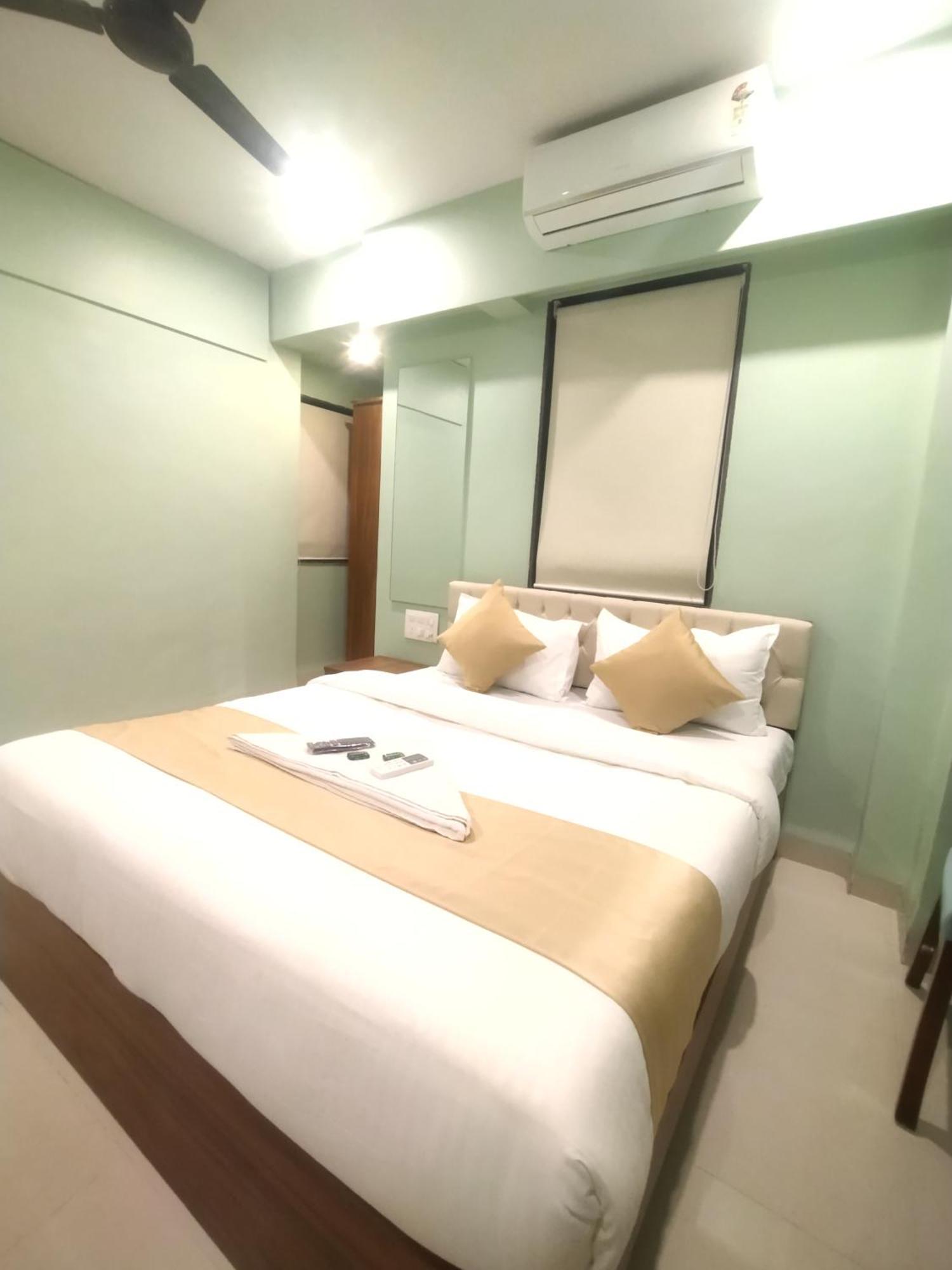 Everest Stays Rooms And Dormitory Bombaim Exterior foto