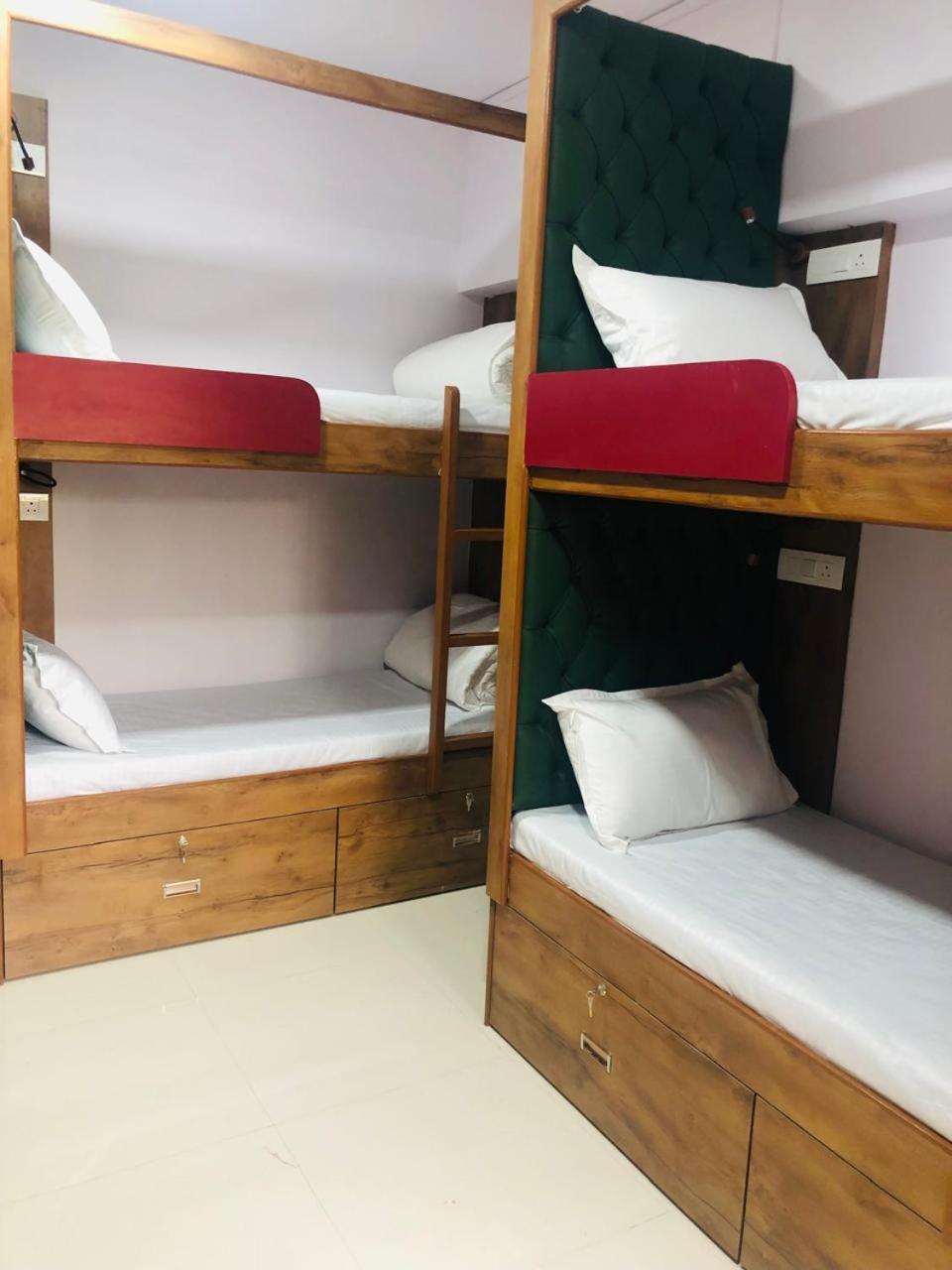 Everest Stays Rooms And Dormitory Bombaim Exterior foto